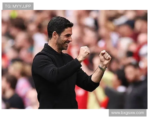 阿尔特塔拥抱记者谢黑眼关心暖